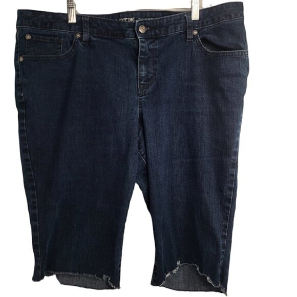Women's Plus Size Bermuda Stretch Raw Hem Denim Shorts - Picture 1 of 5